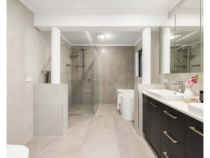 17 REGAL PLACE, Eight Mile Plains QLD 4113