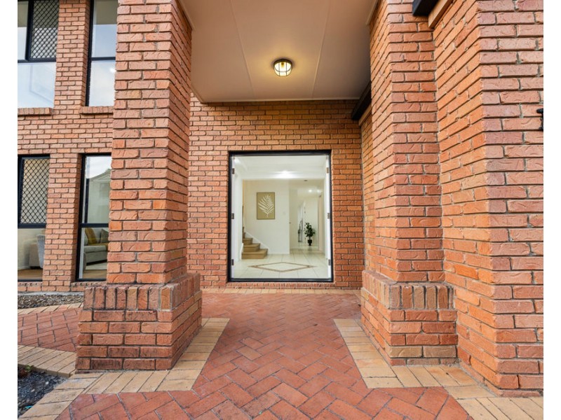 17 REGAL PLACE, Eight Mile Plains QLD 4113