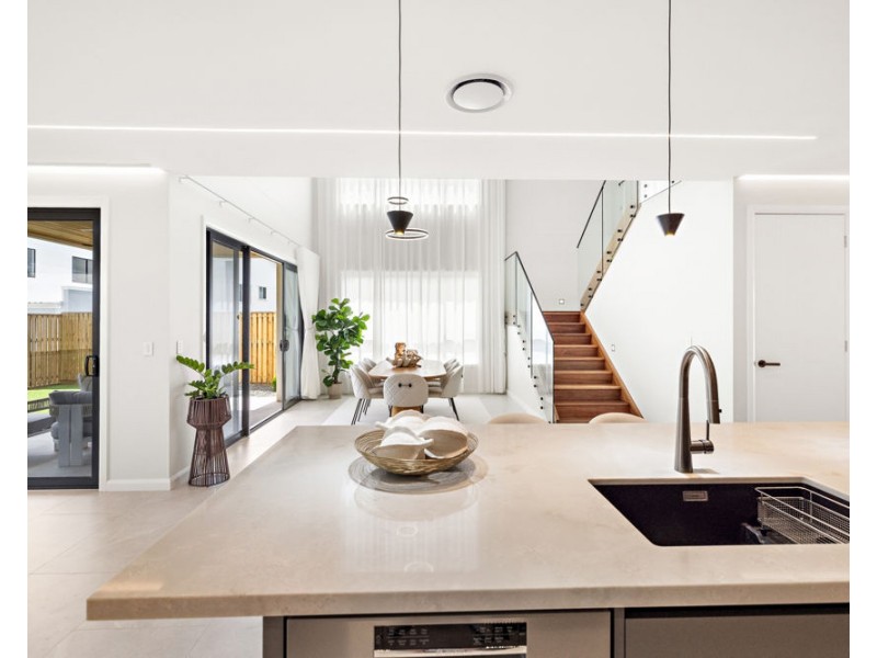 22 ROSEMARY CIRCUIT, Rochedale QLD 4123