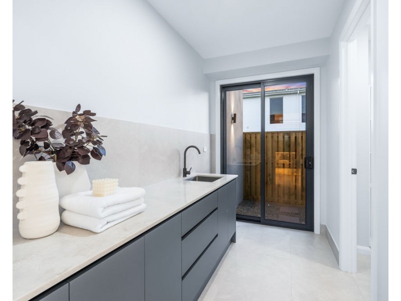 22 ROSEMARY CIRCUIT, Rochedale QLD 4123