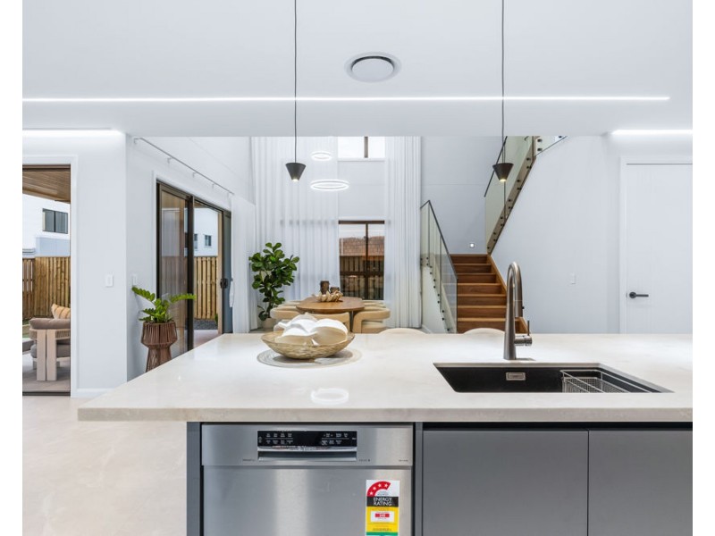 22 ROSEMARY CIRCUIT, Rochedale QLD 4123