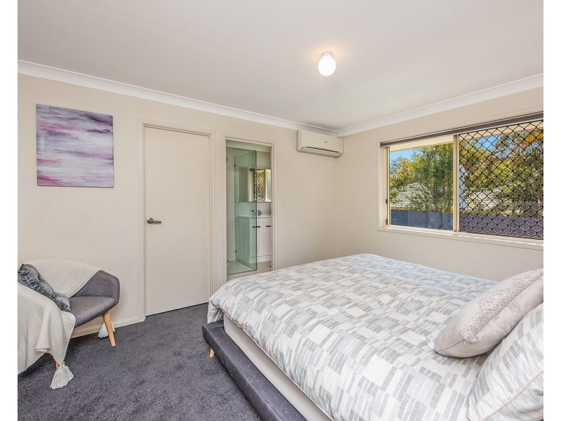 16 Blaxland Pl, Forest Lake QLD 4078