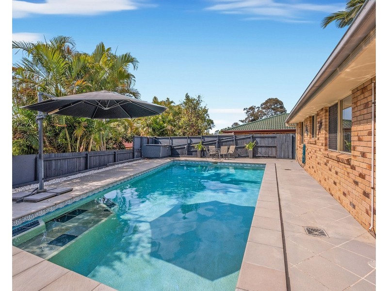 16 Blaxland Pl, Forest Lake QLD 4078