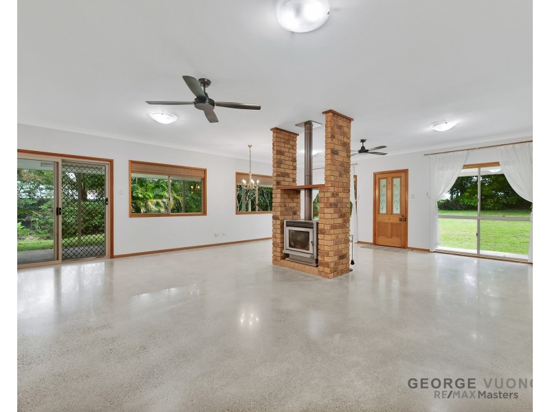 34 Islandview St, Barellan Point QLD 4306