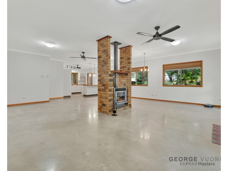 34 Islandview St, Barellan Point QLD 4306