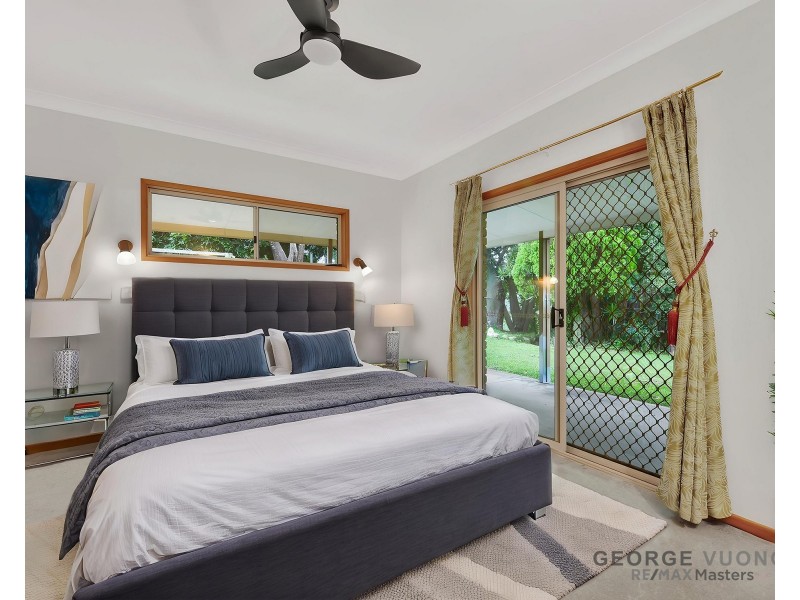 34 Islandview St, Barellan Point QLD 4306