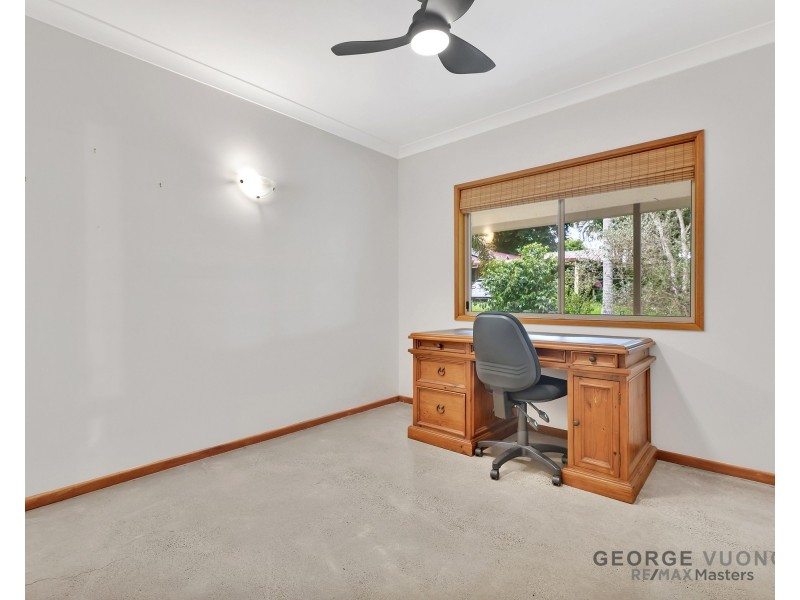 34 Islandview St, Barellan Point QLD 4306