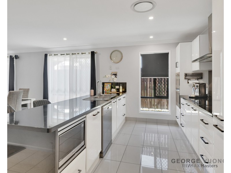 12 Rachele Cl, Forest Lake QLD 4078