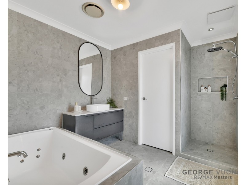 12 Rachele Cl, Forest Lake QLD 4078