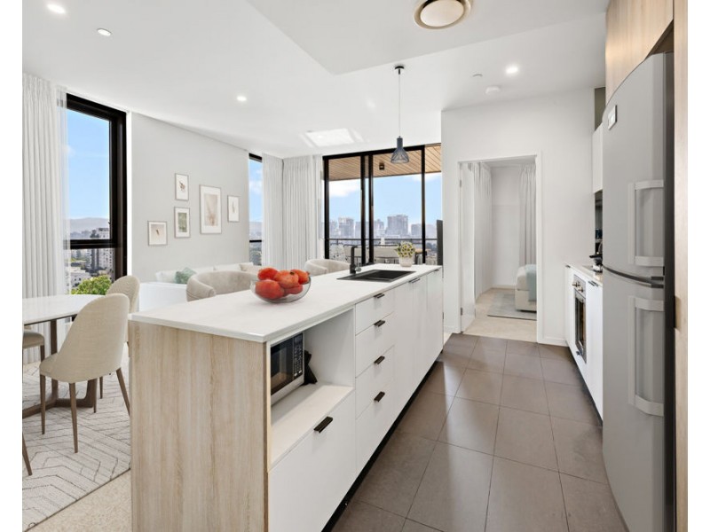 1108/4 EDMONDSTONE ST, South Brisbane QLD 4101