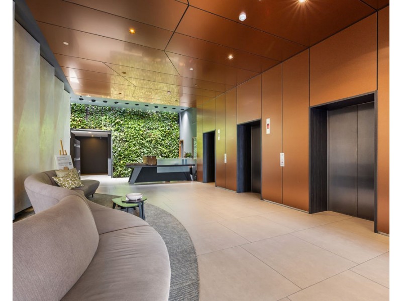 1108/4 EDMONDSTONE ST, South Brisbane QLD 4101