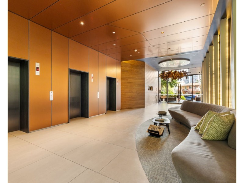 1108/4 EDMONDSTONE ST, South Brisbane QLD 4101