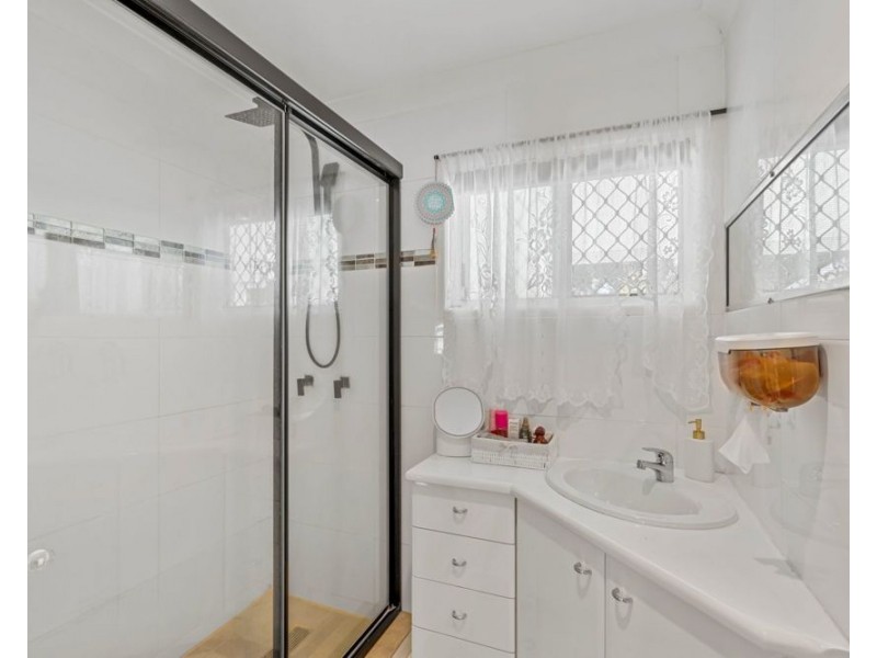 98 Jacaranda Avenue, Logan Central QLD 4114