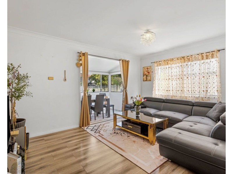 98 Jacaranda Avenue, Logan Central QLD 4114