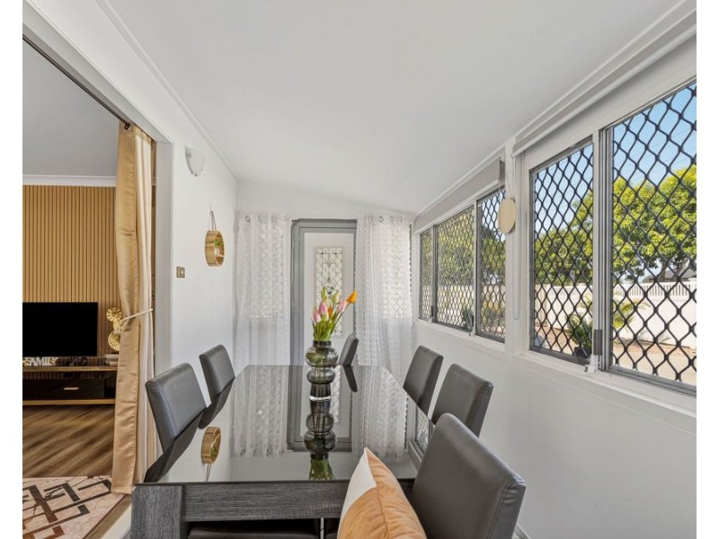 98 Jacaranda Avenue, Logan Central QLD 4114