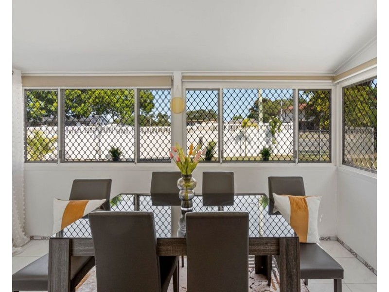 98 Jacaranda Avenue, Logan Central QLD 4114