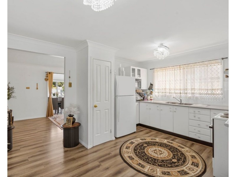 98 Jacaranda Avenue, Logan Central QLD 4114