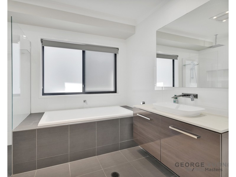 84 Invergarry Cct, Heathwood QLD 4110