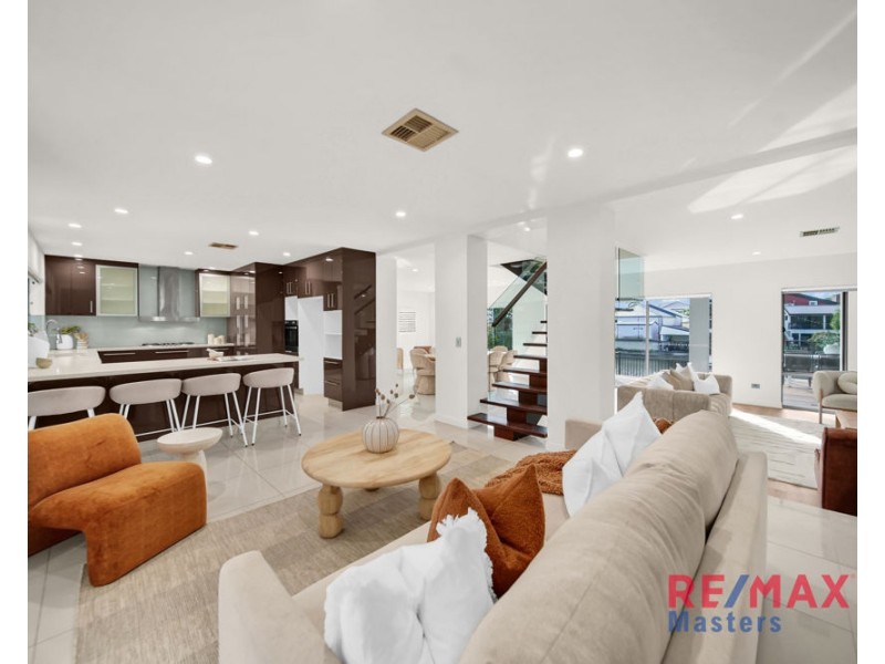 25 Gregory Drive, Carrara QLD 4211