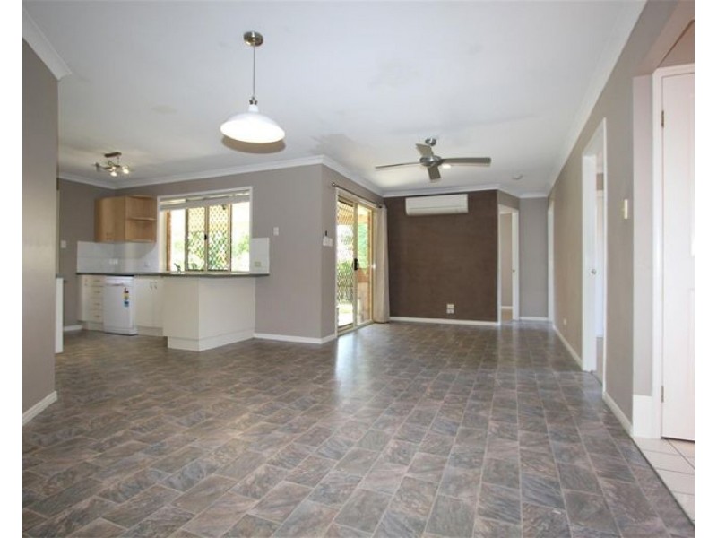 34 Brooke St, Crestmead QLD 4132