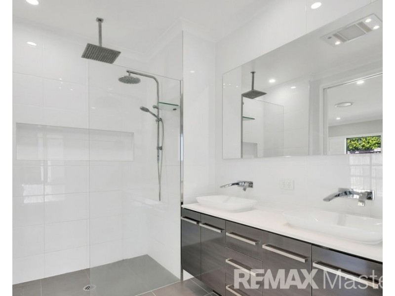 84 Invergarry Cct, Heathwood QLD 4110