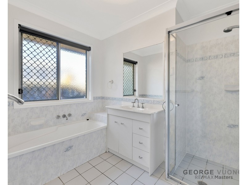 62 Glasshouse Cr, Forest Lake QLD 4078