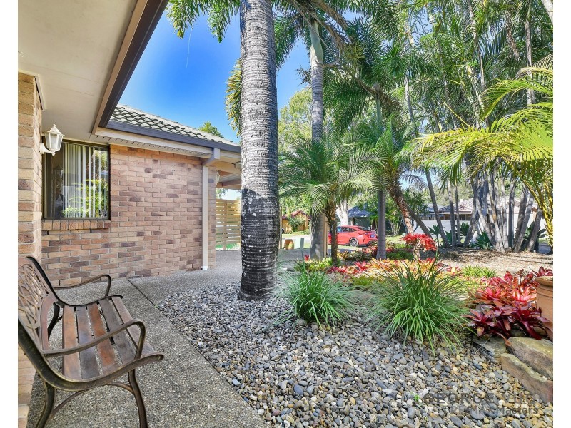 25 Tenterfield Pl, Forest Lake QLD 4078