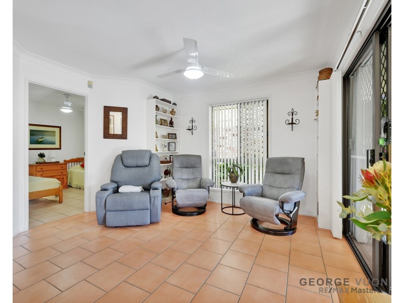 25 Tenterfield Pl, Forest Lake QLD 4078