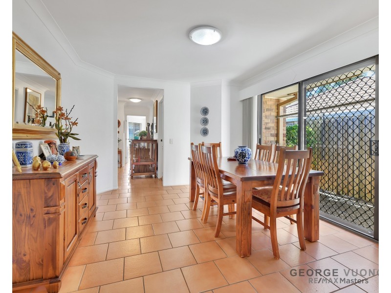 25 Tenterfield Pl, Forest Lake QLD 4078