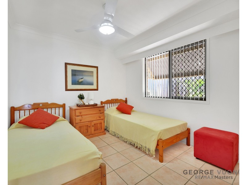 25 Tenterfield Pl, Forest Lake QLD 4078