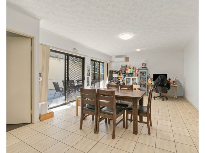 1/6 Omeo street, Macgregor QLD 4109