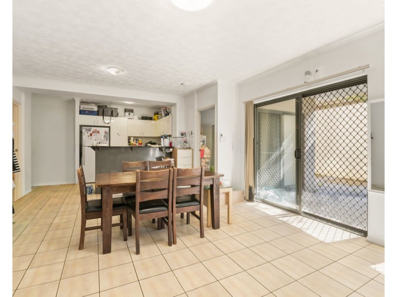 1/6 Omeo street, Macgregor QLD 4109