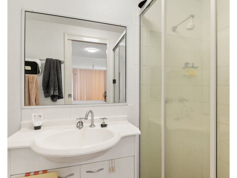 1/6 Omeo street, Macgregor QLD 4109