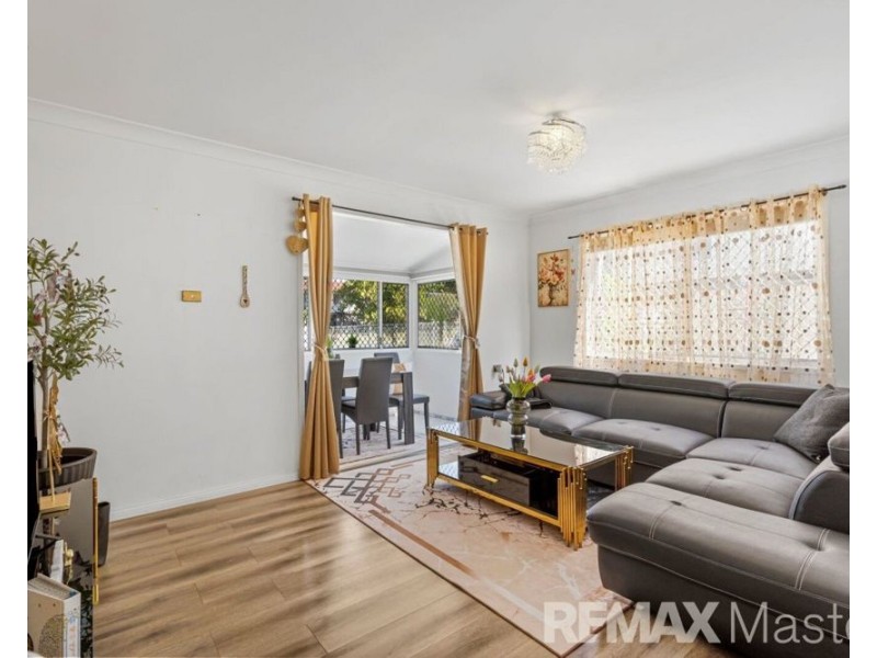 98 Jacaranda Avenue, Logan Central QLD 4114