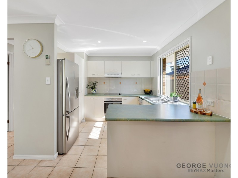 22 Columbus Pl, Forest Lake QLD 4078