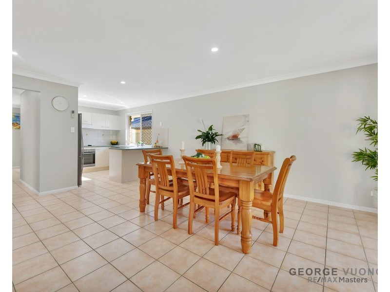 22 Columbus Pl, Forest Lake QLD 4078