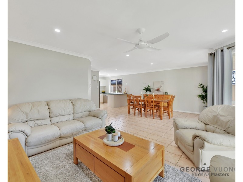 22 Columbus Pl, Forest Lake QLD 4078