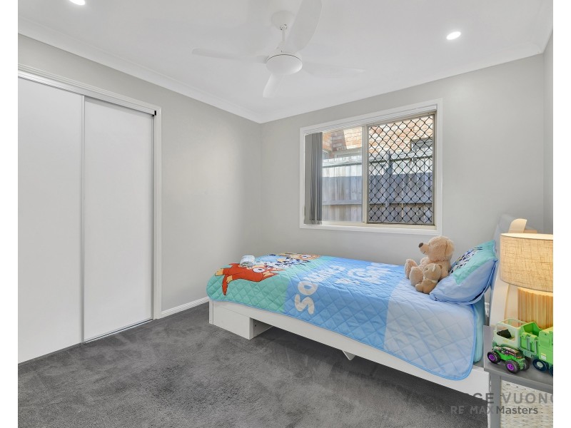 22 Columbus Pl, Forest Lake QLD 4078