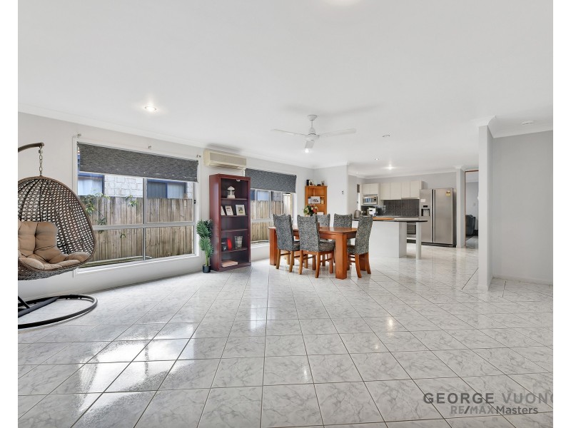 4 Wren Close, Forest Lake QLD 4078