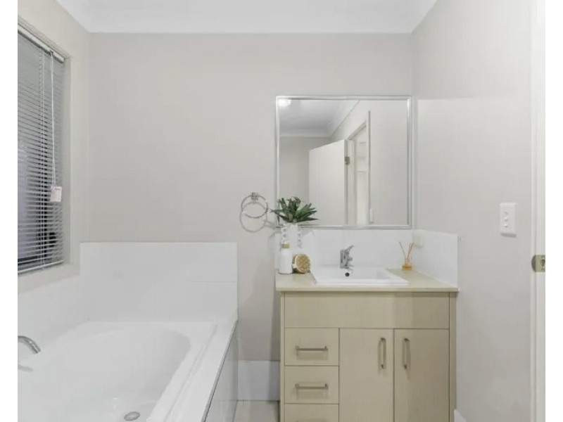9 Bentley St, Heathwood QLD 4110