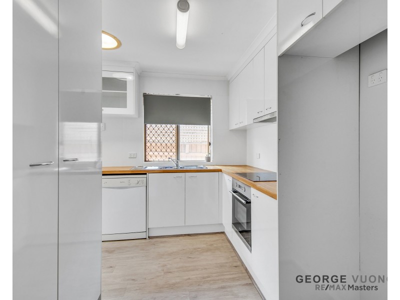 60 Flinders Cr, Forest Lake QLD 4078