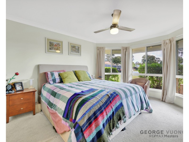 28 Columbus Pl, Forest Lake QLD 4078