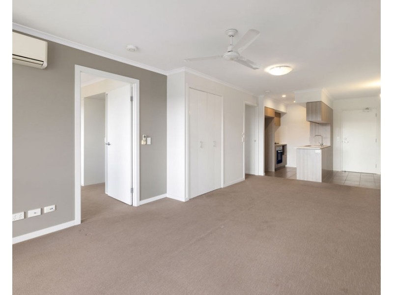 303/26 Macgroarty Street, Coopers Plains QLD 4108