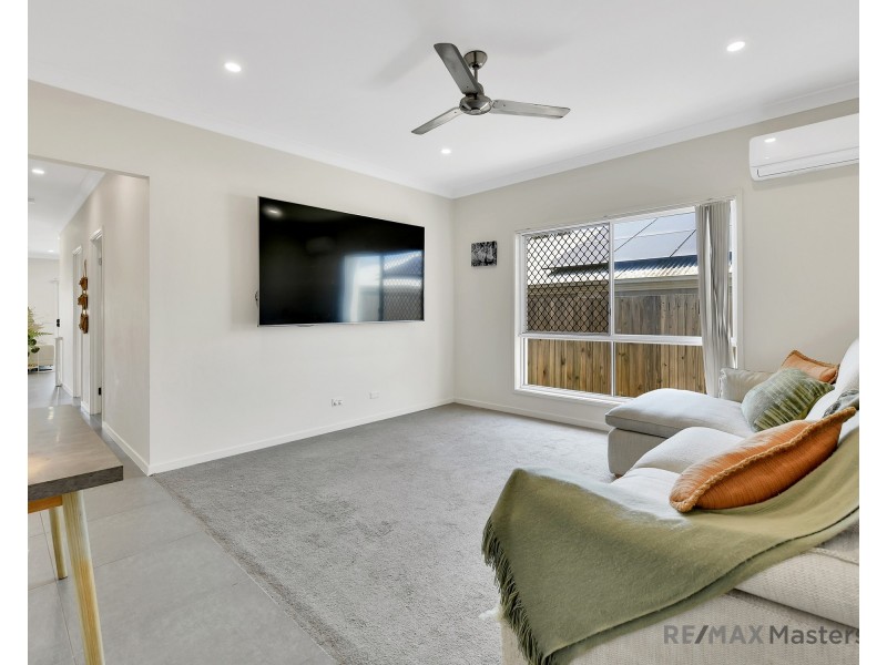 2 Wattlebird Ct, Redbank Plains QLD 4301