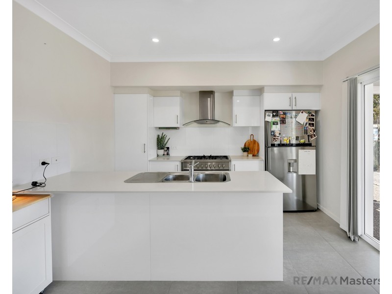 2 Wattlebird Ct, Redbank Plains QLD 4301