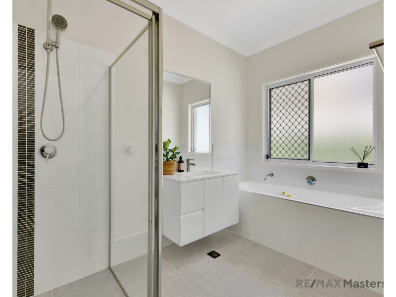 2 Wattlebird Ct, Redbank Plains QLD 4301