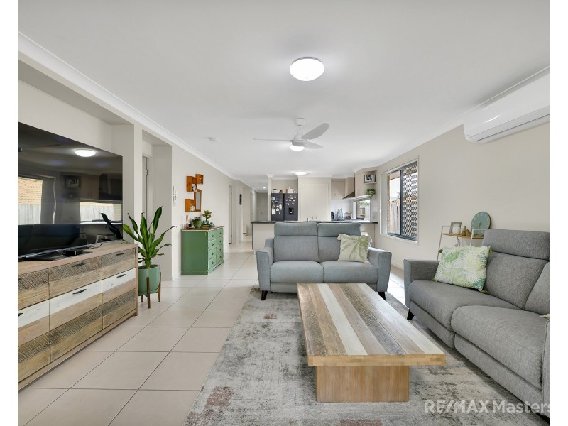 14 Flower Pl, Richlands QLD 4077