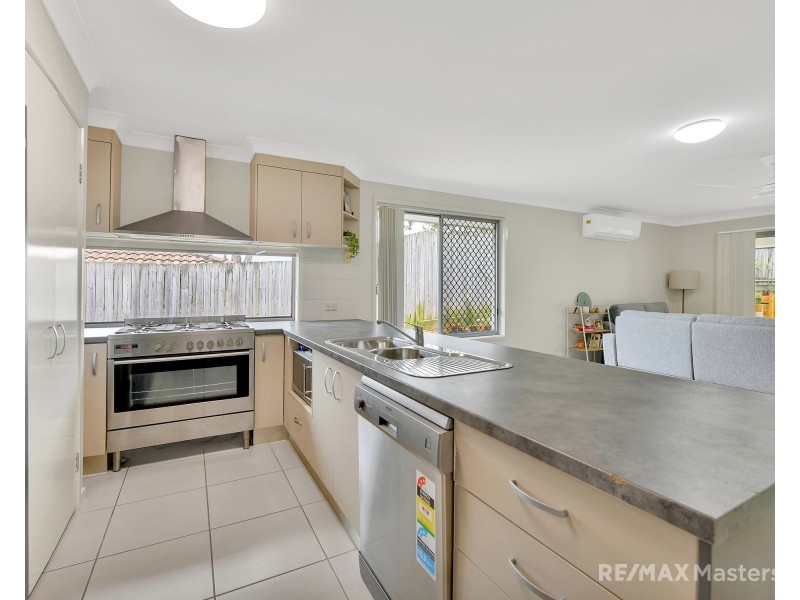 14 Flower Pl, Richlands QLD 4077
