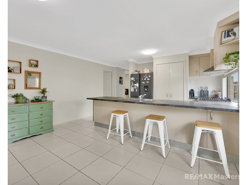 14 Flower Pl, Richlands QLD 4077