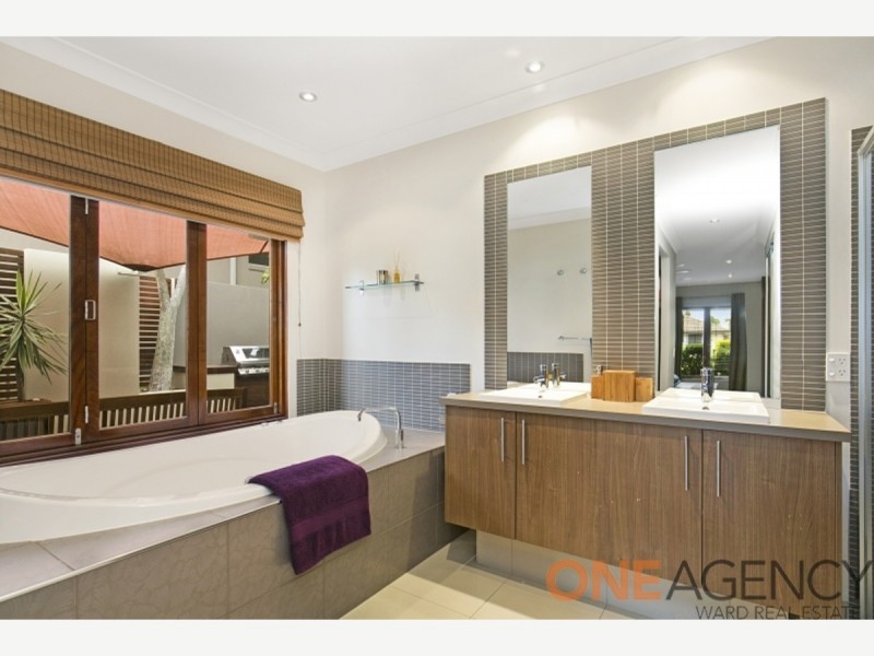 4 Kipfler Lane, Warner QLD 4500